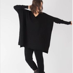 Capra Studio Super Oversized Black Cashmere Sweater NWT